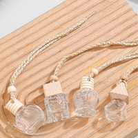 En stock vide 5ml 6ml 8ml 10ml 12ml Désodorisant pour voiture en verre Diffuseur suspendu Bouteille de parfum Bouteille d'aromathérapie pour voiture avec sangle
