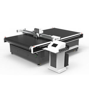 Macchina da Taglio Automatica CNC per Tappeti in Erba Sintetica e Rotoli di Prato Artificiale - Product Image 1