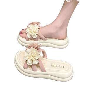 Nouvelles sandales compensées légères et tendance pour femme, style été, à enfiler, motif floral, semelle souple, printemps/automne - Product Image 1