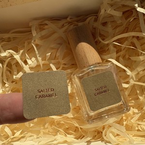 Tùy chỉnh thương hiệu sang trọng 3D niêm phong Matte vàng lá dập nổi kết cấu giấy nhãn dán nhãn Nước hoa vết sưng dán biểu tượng - Product Image 4