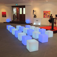 Meubles en plastique, meubles d'extérieur, cube lumineux LED, chaise de fête lumineuse, tables et chaises pour événements, fêtes, mariages, jardin