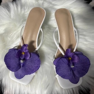 Sandales de luxe à talons hauts style papillon orchidée, sandales tendance avec motif floral pour la plage - Product Image 5