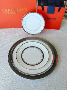Service de table JC en <span class=keywords><strong>porcelaine</strong></span> fine <span class=keywords><strong>blanche</strong></span> avec bordure <span class=keywords><strong>argent</strong></span>ée, <span class=keywords><strong>assiette</strong></span> de présentation de forme irrégulière - Product Image 3