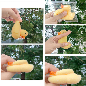 Juguete Antiestrés de Pollo CS, Divertido y Adorable, Mochi Squishy, Mini Juguete de Silicona, Regalo Unisex para Niños - Product Image 3