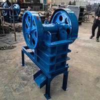 Concasseur à mâchoires portable (PE 150x250) le plus vendu en usine avec moteur AC, idéal pour les déchets de construction et les usines de briques