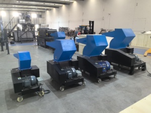 Máquina trituradora de plástico 5.5kw Trituradora de botellas de plástico Trituradora de tuberías de PVC Equipo de trituración y reciclaje de residuos de plástico - Product Image 6