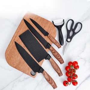 طقم سكاكين مطبخ من 6 قطع من الفولاذ المقاوم للصدأ الأسود غير اللاصق مع مقابض بلاستيكية بتصميم خشبي - Product Image 5