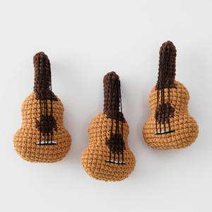 Broche de Guitarra Tejido a Crochet, Estilo Rock, Accesorio Decorativo para Chaquetas Vaqueras de Hombre, Regalo de Lana para Hermano Menor - Product Image 5