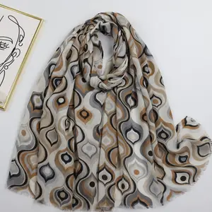 Bedrukte Sjaal Nieuw Design Mode Stijl Katoen Hijab Met Concurrerende Prijs Populaire Patroon Sjaal Voor Vrouwen