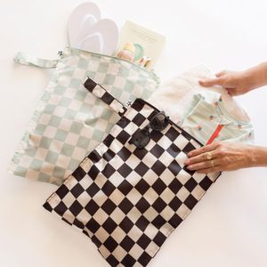 Sacs étanches réutilisables anti-salissures (lot de 2) pour maillots de bain de garçons, vêtements de bébé et voyages - Product Image 3