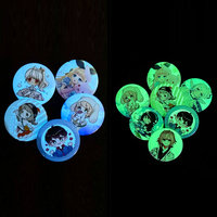 Hojalata redonda personalizada, luminosa, luminiscente, bonita caricatura de Anime, insignia de botón que brilla intensamente para ropa, bolsa