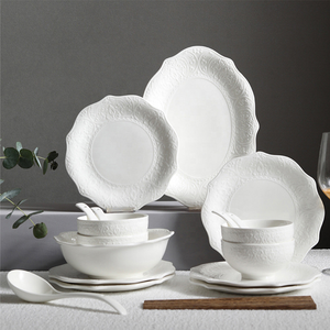 Plato de <span class=keywords><strong>Cena</strong></span> de Cerámica Blanco Puro a Precio de Fábrica, Plato Redondo con Borde de Encaje, Platos Sólidos con Relieve para Ensalada/Postre/Pasta/Filete - Product Image 1
