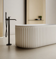 Baignoire ovale de luxe moderne pour hôtel, design contemporain, baignoire autoportante blanche, facile à nettoyer