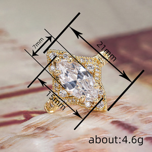 Anello di Lusso a Forma di Marquise per Donne, Elegante Gioiello da Dito in Stile Corte - Product Image 4