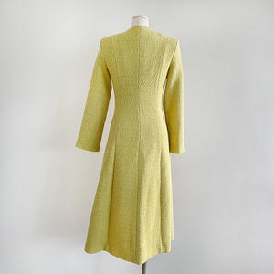 OEM Polyester Couleur Solide Naturel Tissé Automne Vintage Boutons Col Ras Du Cou A-ligne À Manches Longues Tweed Jaune Maxi <span class=keywords><strong>Robe</strong></span> Femme Décontractée - Product Image 6