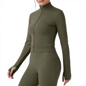 Conjunto de Yoga Verde Oliva de 2 Piezas, Top Corto con Cuello Alto y Pantalones Largos con Bolsillos, Diseño Sin Costuras que Absorbe el Sudor, Cintura Alta - Product Image 1