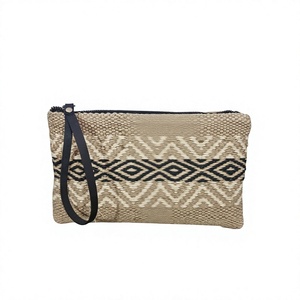 Pochette portefeuille femme artisanale en laine tissée à la main, vintage, avec fermeture éclair unique, forme coquille, facile à transporter, écologique, pour la taille - Product Image 2