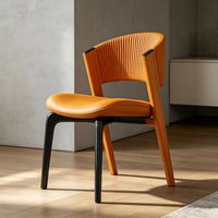 Chaise de salle à manger de restaurant moderne de luxe avec structure en acier inoxydable doré et coussin en cuir pour usage en banquet