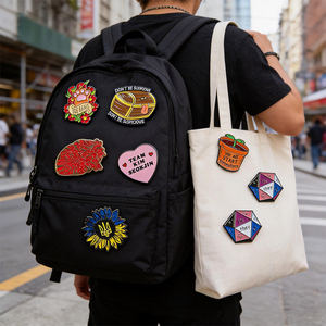 เข็มกลัดเคลือบแบบกำหนดเอง โลโก้ส่วนตัว เข็มกลัดเคลือบแข็งแบบตลกน่ารัก ลายการ์ตูน ป้ายโลหะน่ารัก ป้ายโลหะขายส่ง - Product Image 6