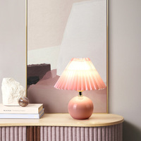 Lampes de table en céramique LED modernes de style nordique, plissées, pour chambre à coucher, hôtel, chevet, décoration