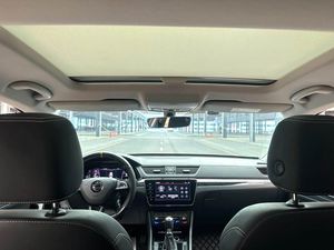 <span class=keywords><strong>Skoda</strong></span> Superb 2.0T Benzina Automatica LHD Usata del <span class=keywords><strong>2022</strong></span> per Esportazione - Product Image 6