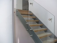 Prima Garde-corps de balcon moderne en verre et acier inoxydable avec fixation publicitaire à boulons
