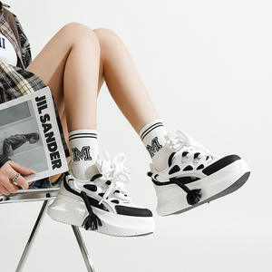 Chaussures de planche décontractées pour femmes Les exercices de rehaussement sont légers Tendance populaire Chaussures de planche de marche de conception luxueuse - Product Image 4