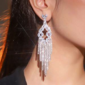 Pendientes Largos de Zirconia con Diseño Geométrico de Mariposa y Diamantes Exagerados, Estilo Europeo Americano, Nuevo Lanzamiento, para Mujer, Aniversario - Product Image 5