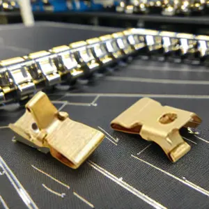 Precision SMT Contactos da bateria Metal clipe de mola de aço banhado a ouro soquete da bateria