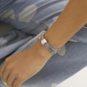 Braccialetto Charm per Ragazze Nuovo Design in Vendita - Product Image 3