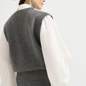 Gilet in Lana 100% Stile Old Money Personalizzato |   Maglione senza maniche, top business casual - Product Image 2