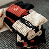 Chaussettes en coton pour jeunes, à logo personnalisé, avec blocs de couleur, coupe ample, broderie de lettres, bord côtelé élastique et respirantes