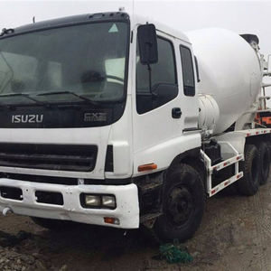 Used concrete mixer truck Isuzu 9M3 Second hand Hino Nissan Isuzu 9M3 for sale - Product Image 1