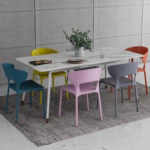 كرسي طعام بلاستيكي، أثاث منزلي، تصميم بسيط وعصري، قابل للتكديس، مبتكر مع مسند للظهر، مناسب للاستخدام في غرفة الطعام والخارج - Product Image 4