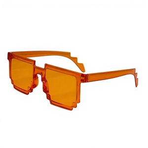 Lunettes de soleil Pixel Mosaic pour hommes et femmes, style amusant et varié, lunettes rétro, parfaites pour les selfies, les fêtes et l'été - Product Image 1
