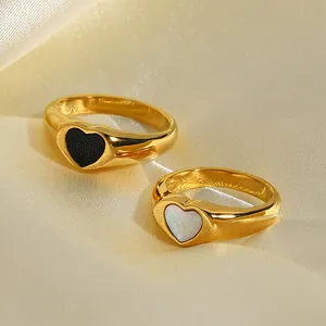 18K Gold Stainless Steel Small Heart Love Ring Female Student Ladies Wear Gold Enamel Black Shell Heart Shaped Rings for Women