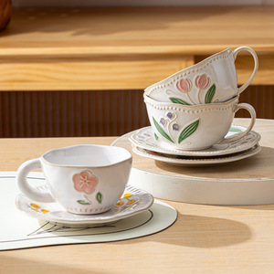 Juego de Taza y Platillo de Cerámica con Relieve Vintage, Taza de Café con Diseño Floral, Taza de Porcelana para Latte Art - Product Image 3