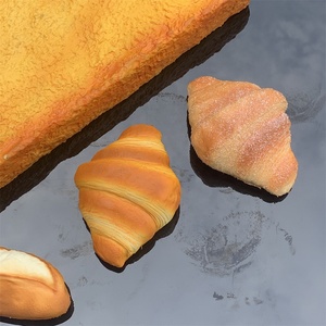 3,1 pouces, 1 pièce, Mignon modèle de pain simulé, Décoration pour la maison et la cuisine, Pains décorés de sucre en poudre, Jouets muraux DIY, Présentoir à croissants - Product Image 6