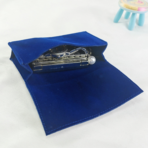 Bolsa de terciopelo personalizada para relojes y joyas, estuche de gamuza sintética con logo impreso - Product Image 6