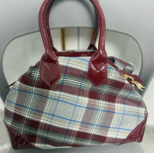 2025 nuova borsa in tela Vintage rossa di Boston da donna a mano di nicchia Plaid High-End con Zip Versatile in poliestere incrociato diagonale retrò - Product Image 6