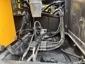 รถขุดตีนตะขาบ Volvo EC240 มือสองสำหรับงานหนัก ขนาด 24 ตัน พร้อมบุ้งกี๋ไฮดรอลิก สำหรับงานก่อสร้างและงานดิน - Product Image 6