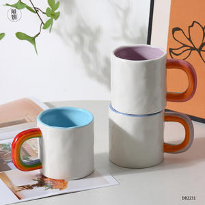 Taza de cerámica hecha a medida con asa de arcoíris, taza de café esculpida a mano para regalo. - Product Image 2