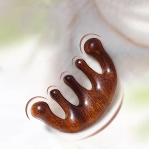 Peigne de massage Hainuo Meridian de Haier, un peigne de massage en bois à cinq doigts, petit et portable, adapté au gua sha (grattage). - Product Image 1