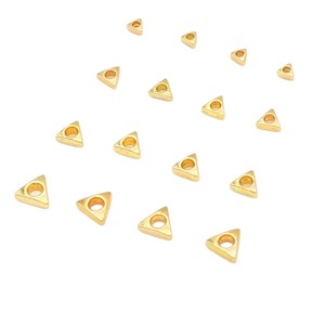 Cuentas triangulares de oro de 18k que conservan el color y cuentas espaciadoras plateadas para la fabricación de joyería DIY. - Product Image 5