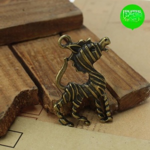 Ciondolo Zebra Braying in Lega di Zinco Bronzo Anticato, <span class=keywords><strong>Animale</strong></span> Safari in Piedi, per Bambini, Souvenir da Viaggio al Zoo, Artigianato - Product Image 2