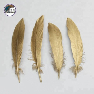 Plumes d'oie dorées en gros pour le bricolage, 17-22 cm, motif teint pour décorations de chapeaux - Product Image 1