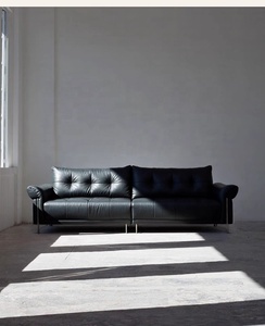 Sofá Negro con Respaldo Acolchado con Botones, Patas Metálicas Delgadas, Diseño Modular Dividido, <span class=keywords><strong>Estilo</strong></span> <span class=keywords><strong>Moderno</strong></span> Minimalista <span class=keywords><strong>Industrial</strong></span>, <span class=keywords><strong>Muebles</strong></span> para Sala de Estar - Product Image 4