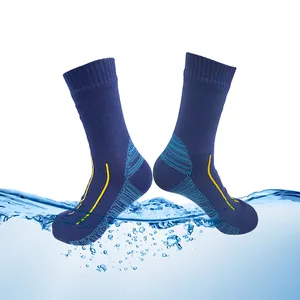 Custom logo anti-slip sport crew never wet socks waterproof hiking socks made in china