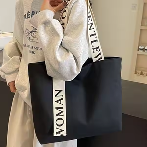 Sac fourre-tout imprimé de logo de marque personnalisé de haute qualité avec sangle de poignée style de vie actif sport sac en toile style lettre motif - Product Image 1