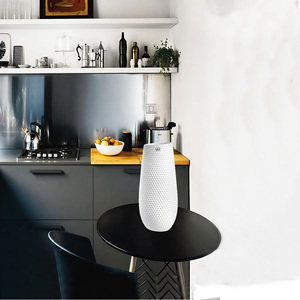 Vase en céramique blanche Porius 16 x 35 cm, décoration moderne pour plantes, vase en porcelaine élégant et stylé - Product Image 2